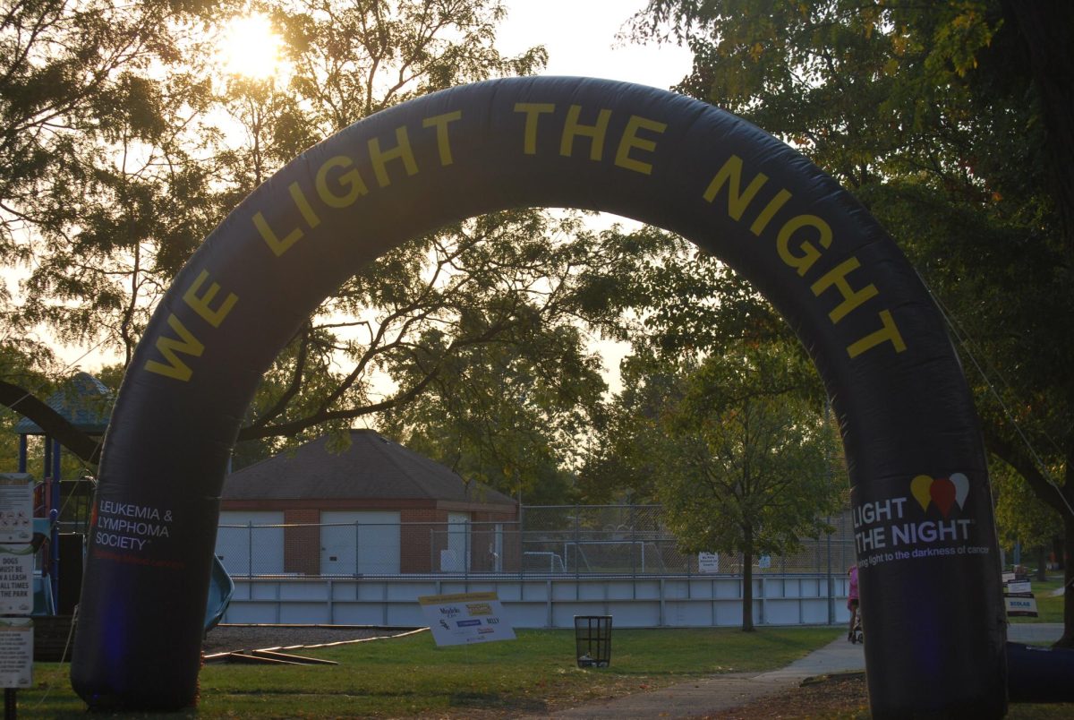  The LLS arch to direct participants on their mile walk (Sendaydiego/LION)

